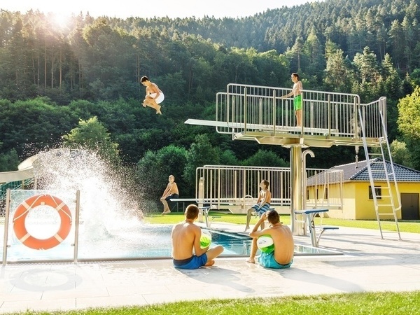 Freibad Hornberg Bildnachweis: Mit freundlicher Genehmigung der Stadt Hornberg Freibad Hornberg Bildnachweis: Mit freundlicher Genehmigung der Stadt Hornberg