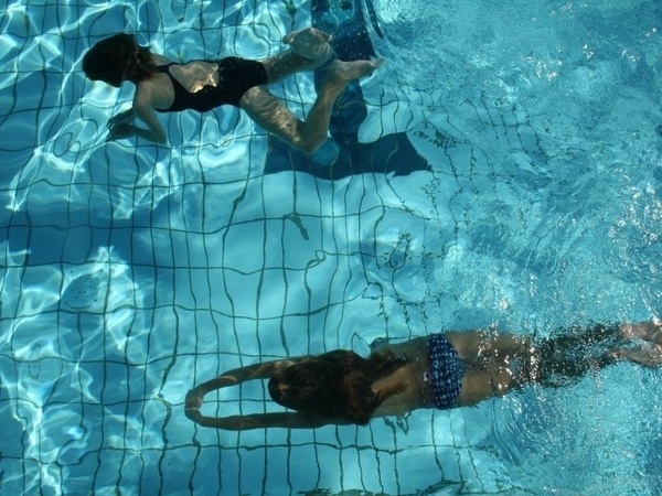 Freibad Wolfartsweier Bildnachweis: Mit freundlicher Genehmigung Dr. Wittemann - Pressebeauftragter des Fördervereins Freibad Wolfartsweier e.V. Freibad Wolfartsweier Bildnachweis: Mit freundlicher Genehmigung Dr. Wittemann - Pressebeauftragter des Fördervereins Freibad Wolfartsweier e.V.