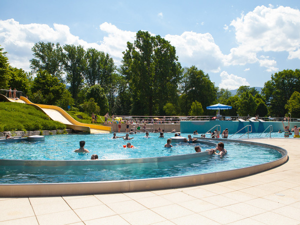 Dreisambad Bildnachweis: Dreisamtal Tourist Info Fotograph Markus Ruf aus Freiburg Dreisambad Bildnachweis: Dreisamtal Tourist Info Fotograph Markus Ruf aus Freiburg