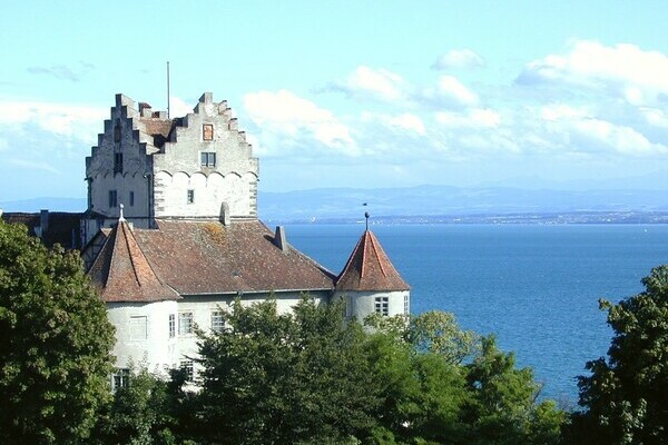  Copyright: (� Meersburg Tourismus)